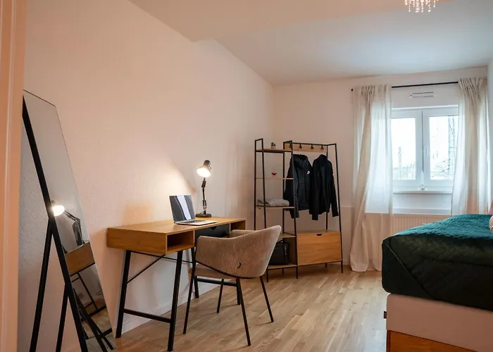 Schlossberg Residences - Design City-Apartment Im Herzen Der Weinstrasse