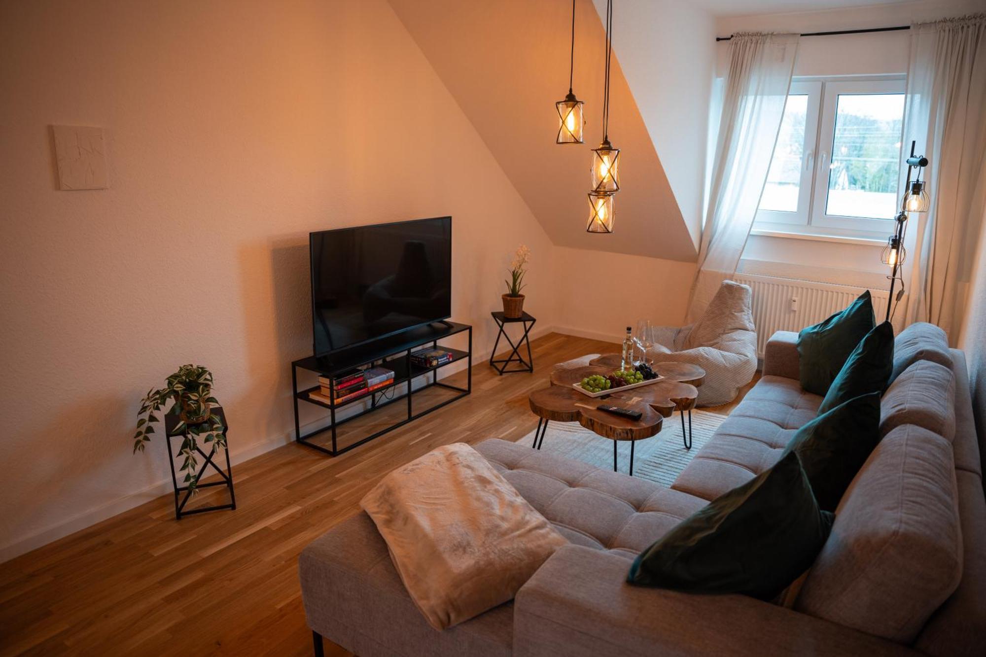 Schlossberg Residences - Design City-apartment Im Herzen Der Weinstrasse Apartment