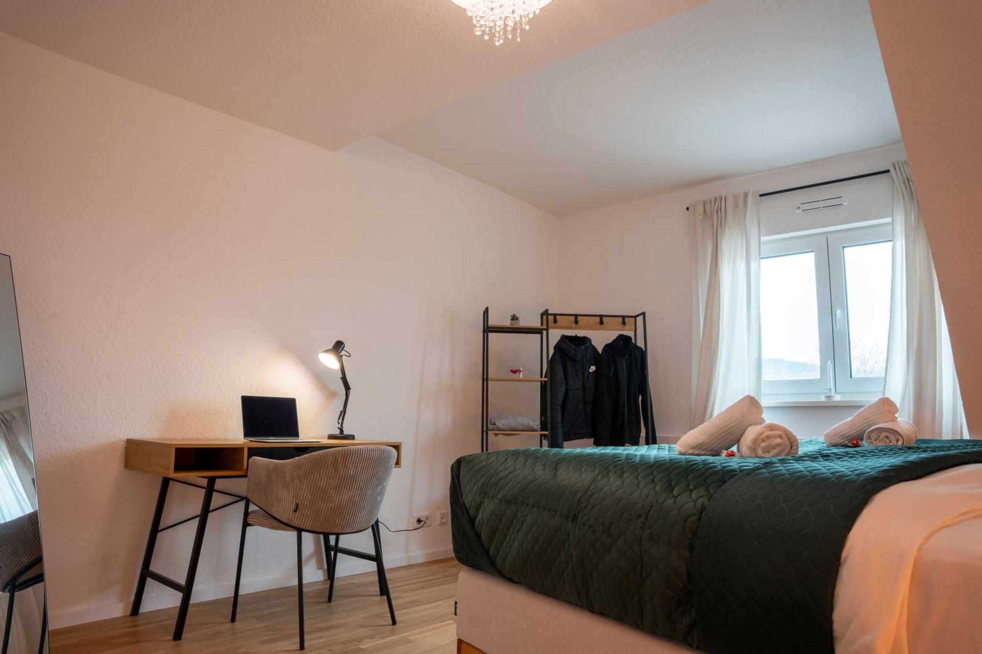 Schlossberg Residences - Design City-apartment Im Herzen Der Weinstrasse *
