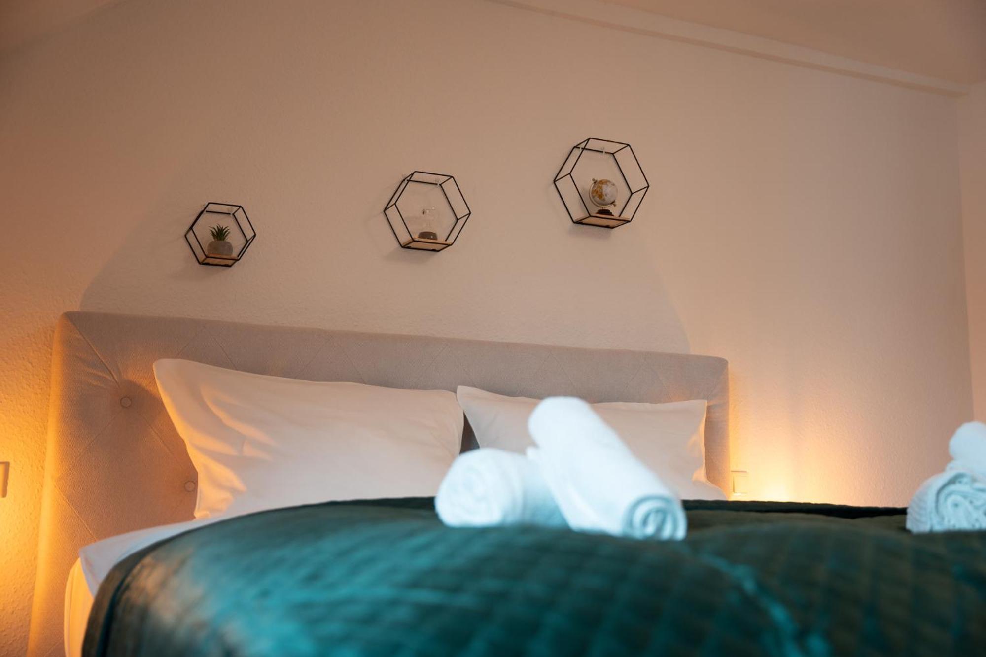 Schlossberg Residences - Design City-apartment Im Herzen Der Weinstrasse