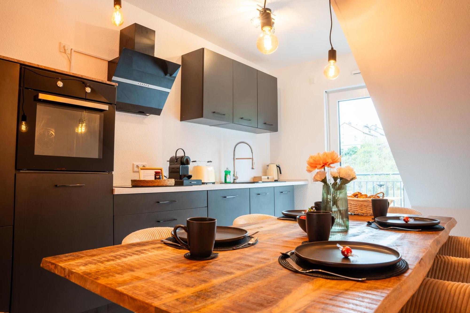 Apartment Schlossberg Residences - Design City-apartment Im Herzen Der Weinstrasse