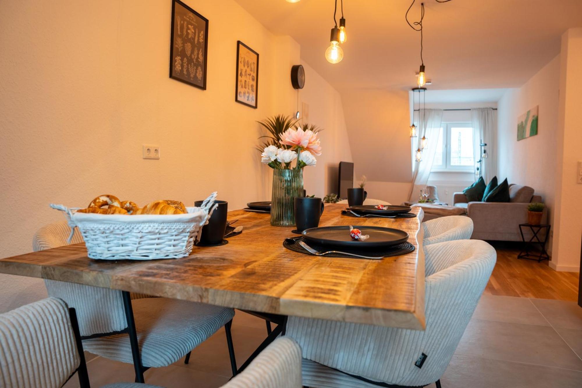 Schlossberg Residences - Design City-apartment Im Herzen Der Weinstrasse Apartment