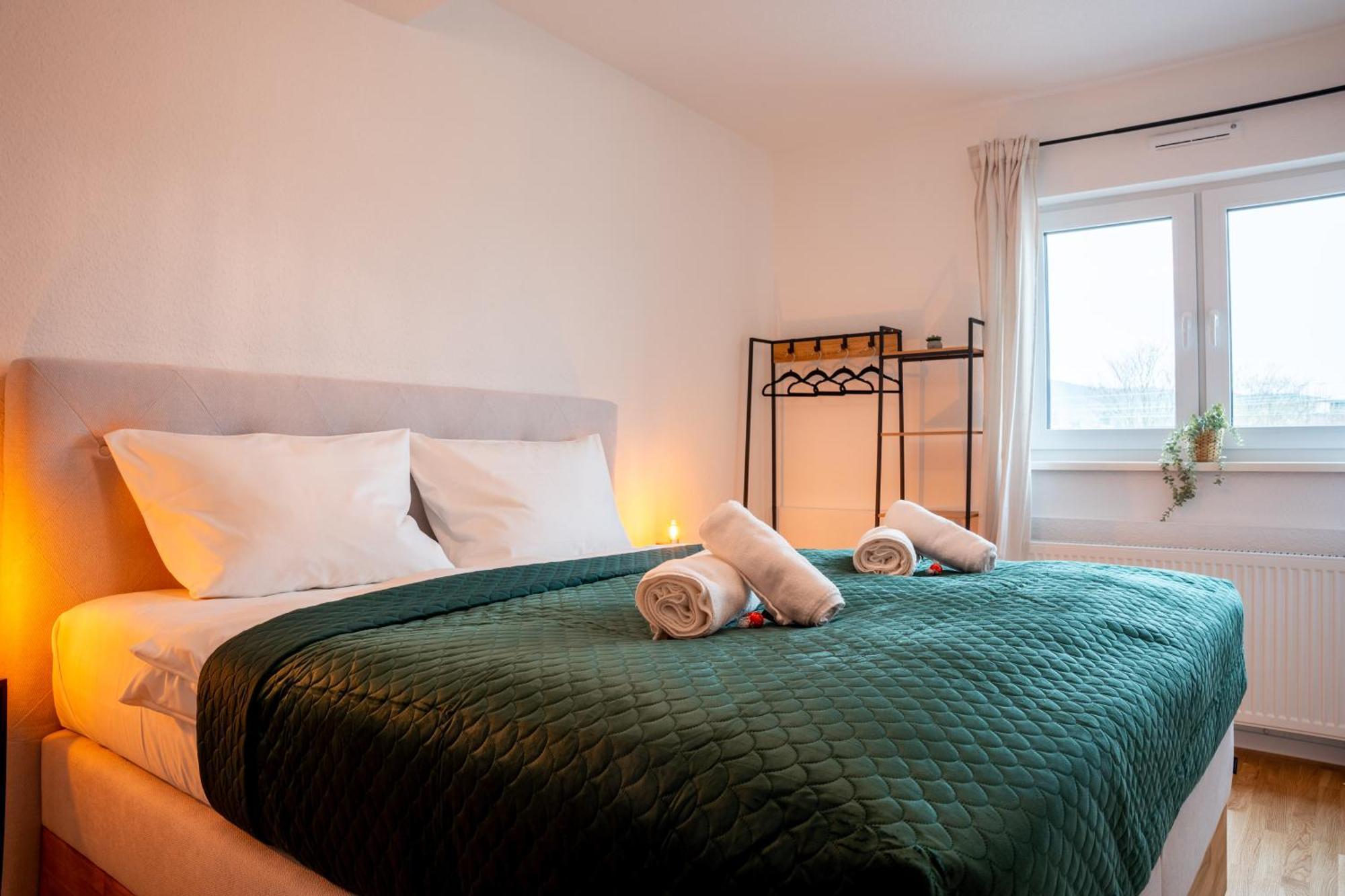 Schlossberg Residences - Design City-apartment Im Herzen Der Weinstrasse