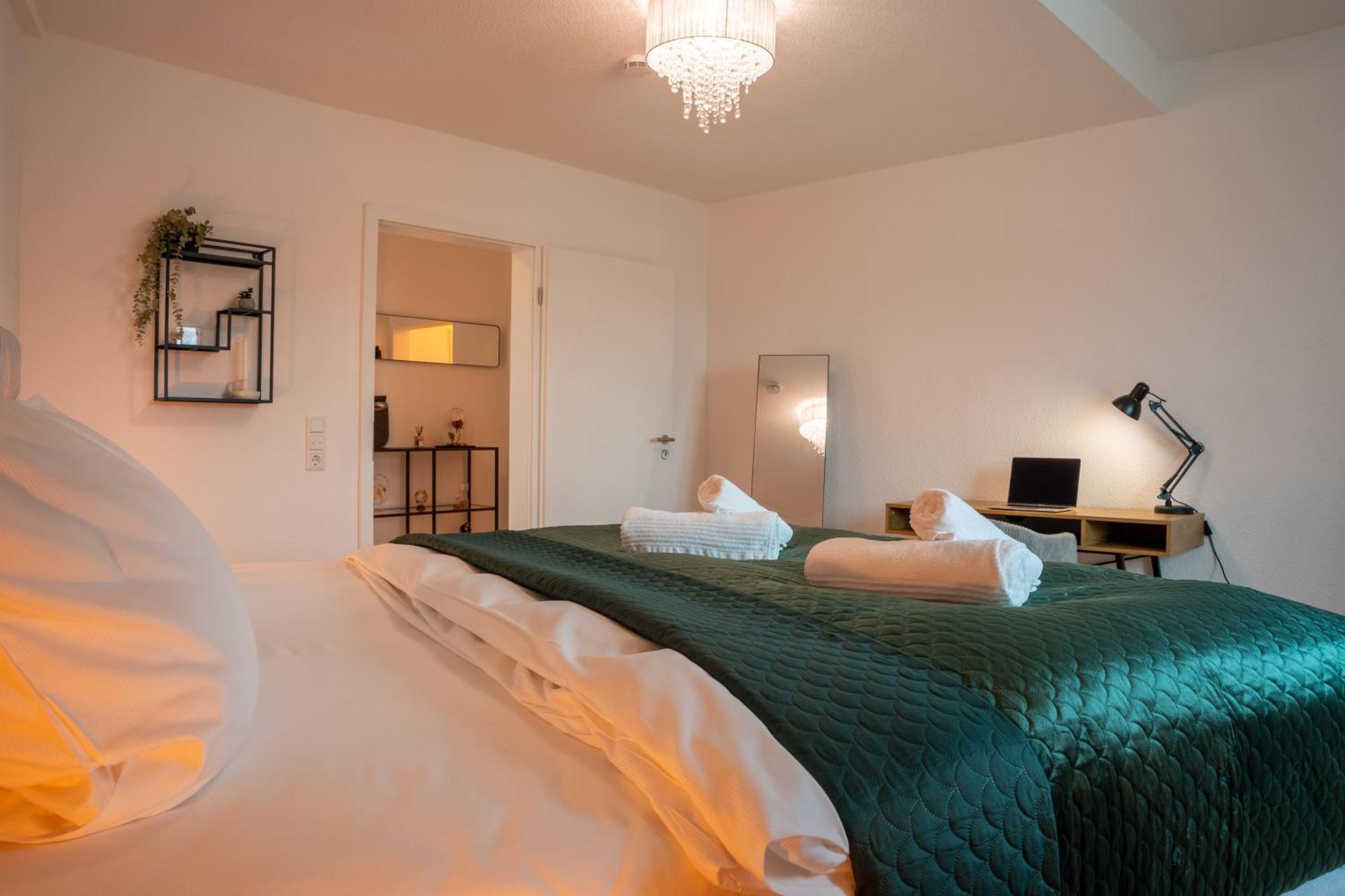 Schlossberg Residences - Design City-apartment Im Herzen Der Weinstrasse Apartment