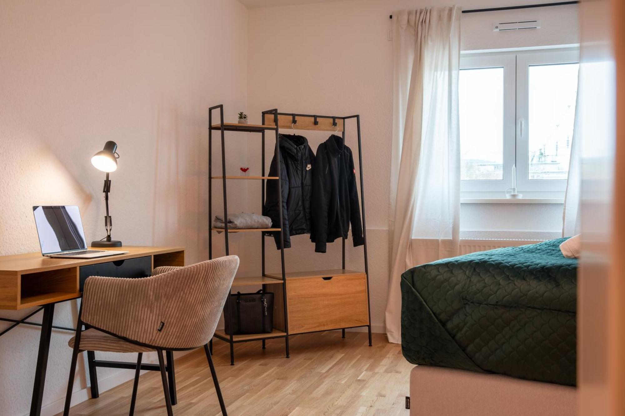 Schlossberg Residences - Design City-apartment Im Herzen Der Weinstrasse *